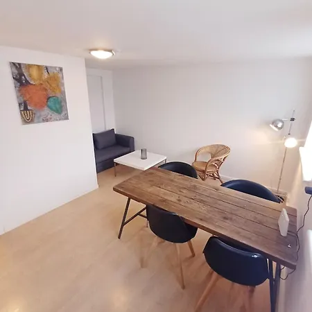 Cozy Near Marina, Free Parking *